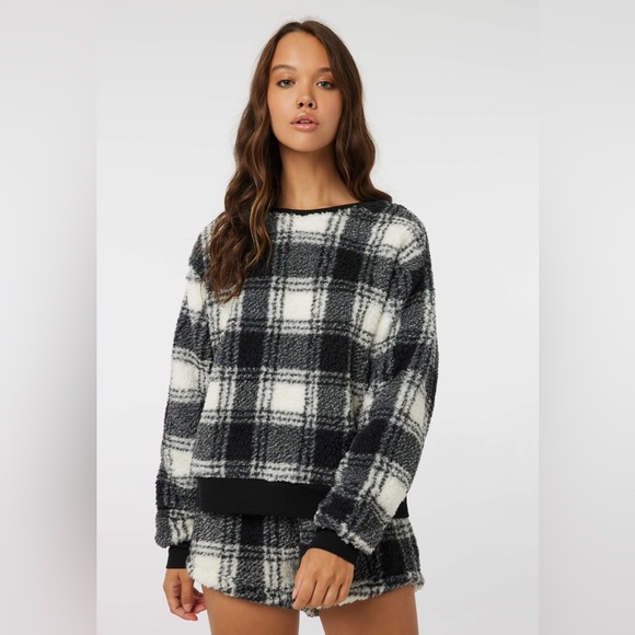 Ardene Other - 🌸 Rose + Vine 🌸 sherpa pyjama set